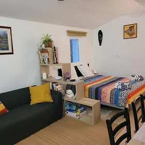 https://domaine-de-la-mayonnette.fr-provencehotel.com